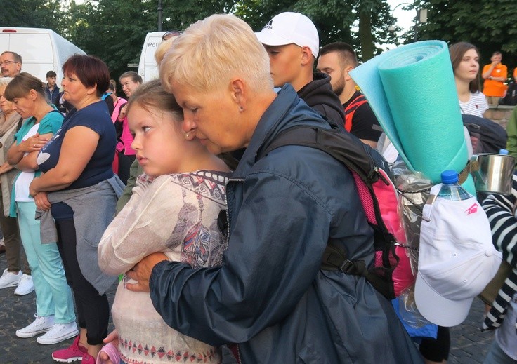 Wyjście pielgrzymki w obiektywie Jana Waćkowskiego