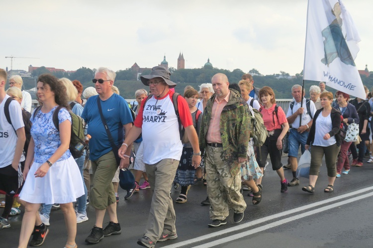 Wyjście pielgrzymki w obiektywie Jana Waćkowskiego