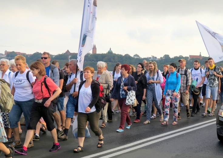 Wyjście pielgrzymki w obiektywie Jana Waćkowskiego