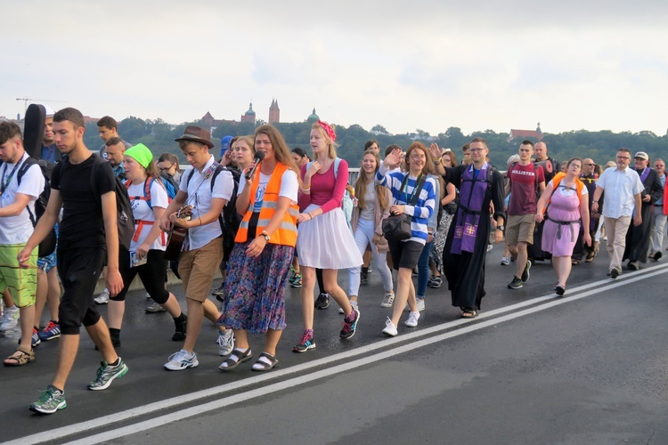 Wyjście pielgrzymki w obiektywie Jana Waćkowskiego