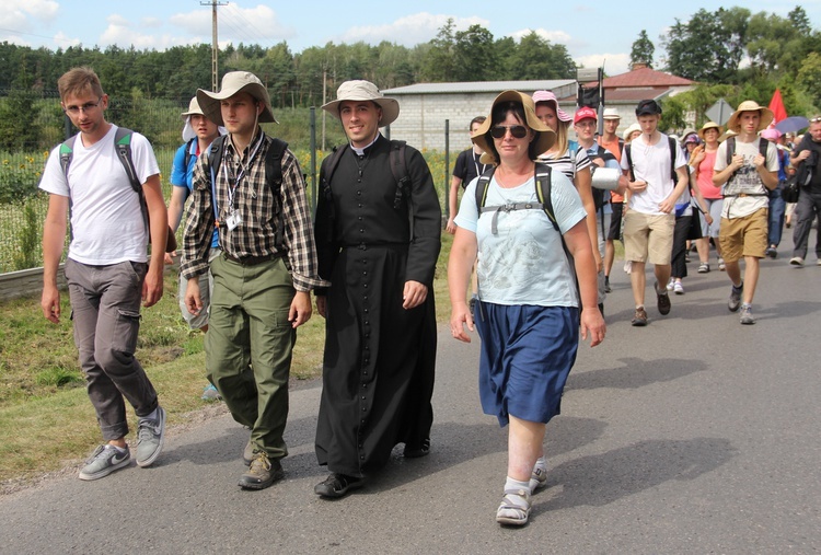 "Siedemnastki" w Lewiczynie. Pielgrzymkowy ślub