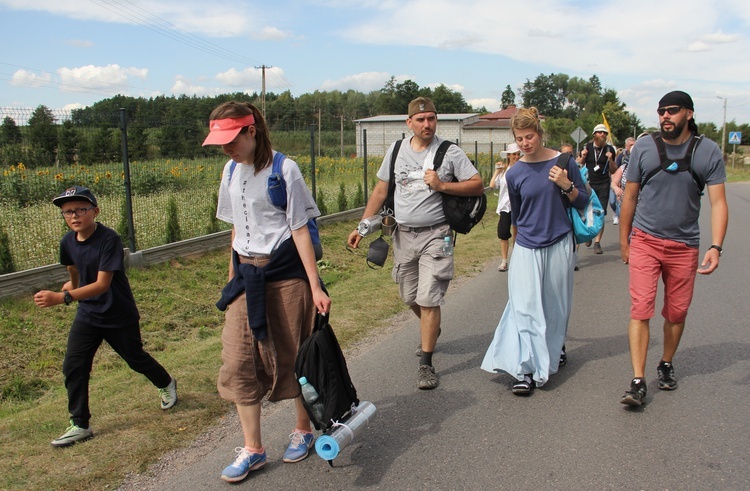 "Siedemnastki" w Lewiczynie. Pielgrzymkowy ślub