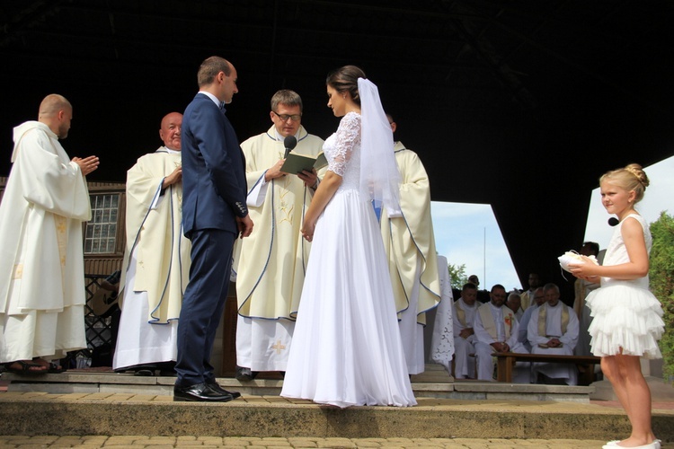 "Siedemnastki" w Lewiczynie. Pielgrzymkowy ślub