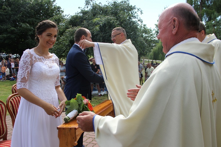 "Siedemnastki" w Lewiczynie. Pielgrzymkowy ślub