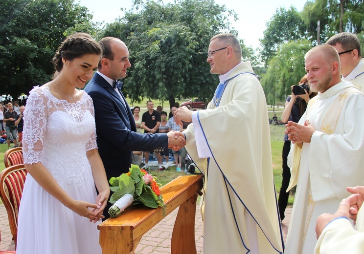 "Siedemnastki" w Lewiczynie. Pielgrzymkowy ślub