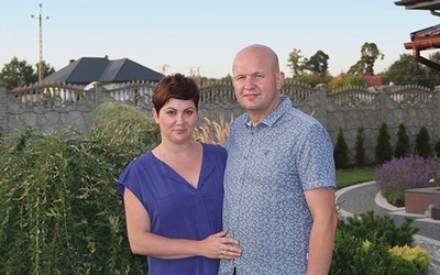 Po powrocie do Polski Małgorzata i Bernard Chwałowie zamieszkali pod Radomiem w swoim nowym domu z pięknym ogrodem.