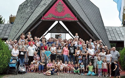 Wśród uczestników rekolekcji były małżeństwa z dziećmi z całej Polski – mniej więcej połowa z diecezji koszalińsko-kołobrzeskiej.