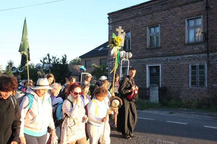 Do lasu za Dąbrową