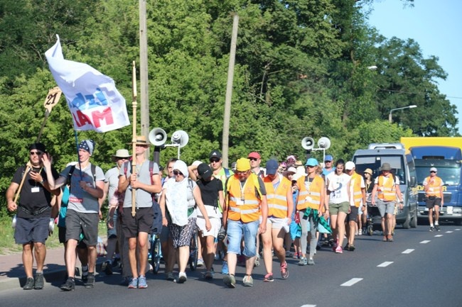 Kolumna radomska trzeci dzień w drodze