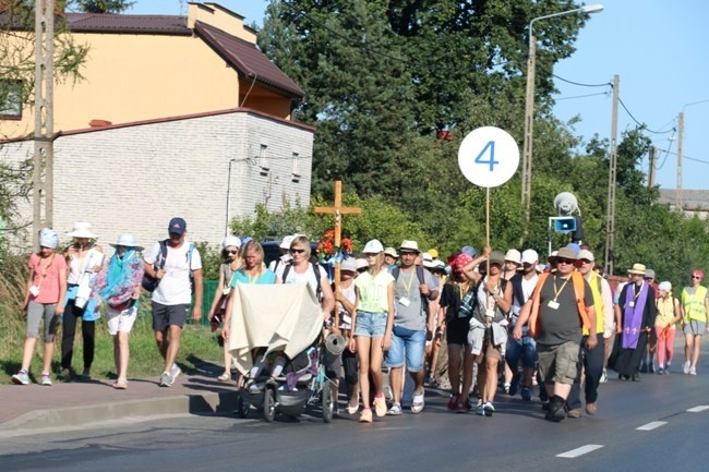 Kolumna radomska trzeci dzień w drodze