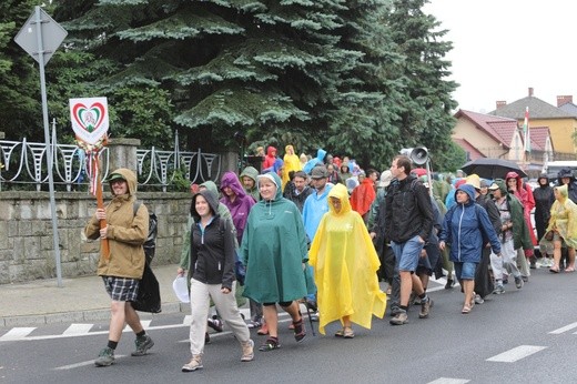 26. pielgrzymka z Hałcnowa na Jasną Górę - w Wilamowicach - 2017