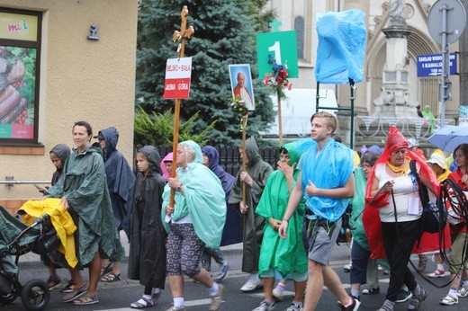 26. pielgrzymka z Hałcnowa na Jasną Górę - w Wilamowicach - 2017