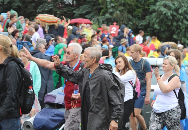 26. pielgrzymka z Hałcnowa na Jasną Górę - w Wilamowicach - 2017