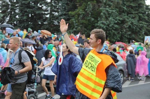 26. pielgrzymka z Hałcnowa na Jasną Górę - w Wilamowicach - 2017