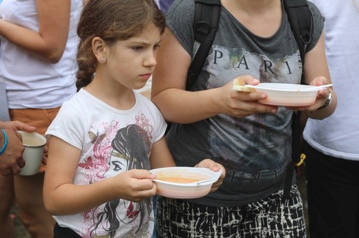 26. pielgrzymka z Hałcnowa na Jasną Górę - w Wilamowicach - 2017