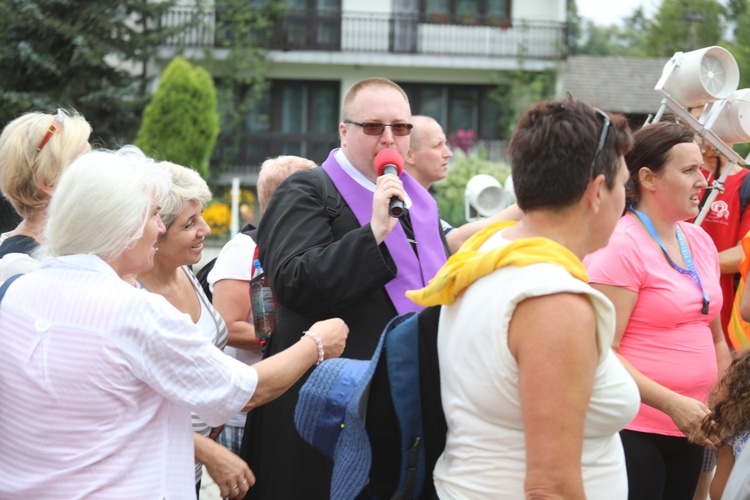 26. pielgrzymka z Hałcnowa na Jasną Górę - w Wilamowicach - 2017