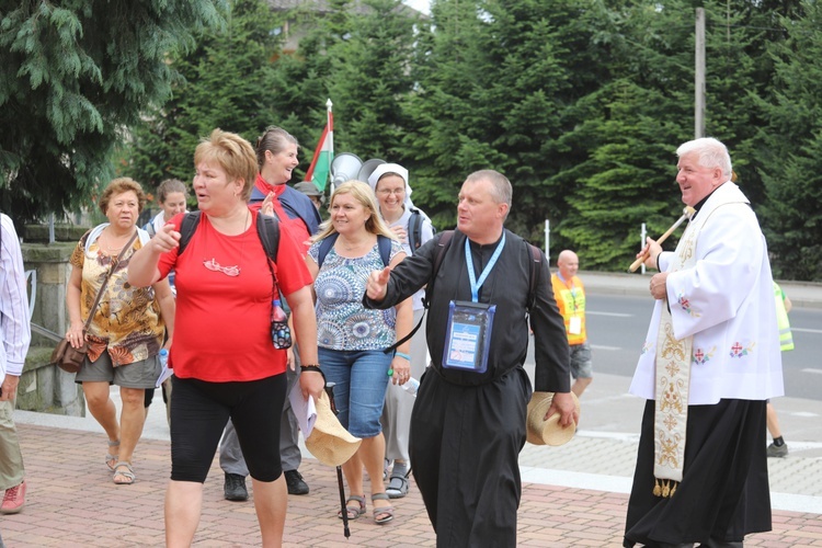 26. pielgrzymka z Hałcnowa na Jasną Górę - w Wilamowicach - 2017