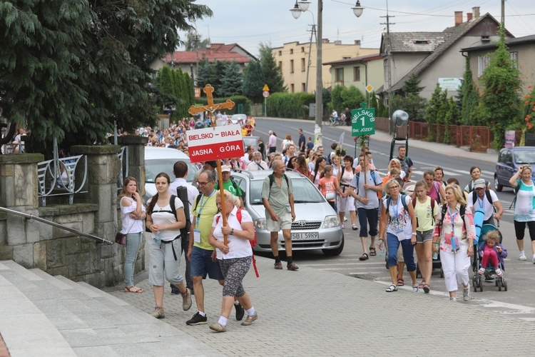 26. pielgrzymka z Hałcnowa na Jasną Górę - w Wilamowicach - 2017