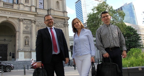 Grzegorz Maryja, Anna Mierzęcka i Robert Wójcik przekonują, że ewangelizować można także w "ołpenspejsie"