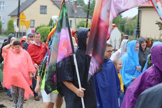 26. pielgrzymka z Hałcnowa na Jasną Górę - w Bielanach - 2017