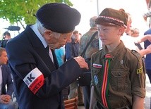 Pamięć o powstaniu warszawskim łączy wszystkie pokolenia Polaków.