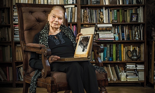 Wybitna poetka zmarła 14 lipca br., miesiąc przed swoimi 96. urodzinami.