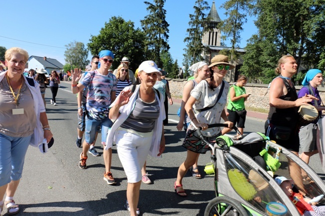 Kolumna skarżyska na szlaku pielgrzymkowym