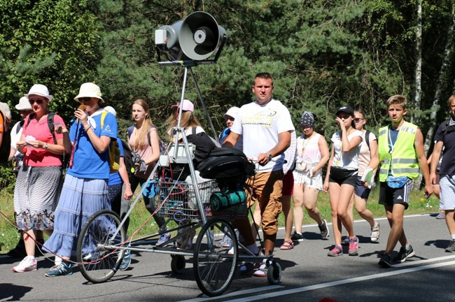 Kolumna skarżyska na szlaku pielgrzymkowym