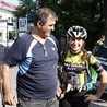 Paweł Rajda, organizator pielgrzymki, z Magdą Zielińską, mistrzynią Pucharu Polski juniorek MTB