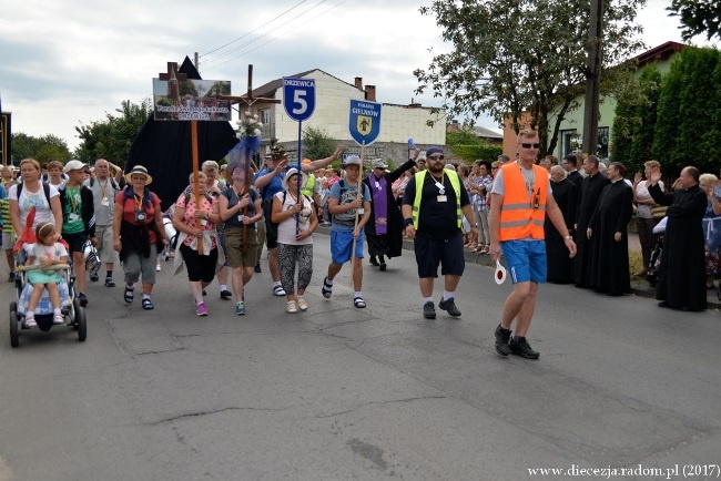 Kolumna opoczyńska w drodze na Jasną Górę