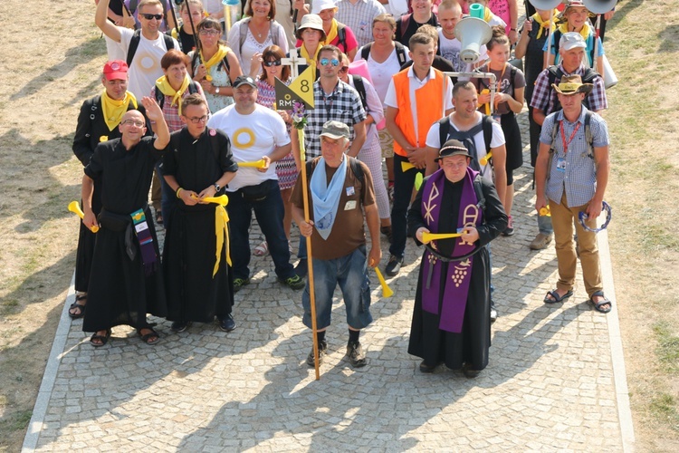 Wejście Pieszej Pielgrzymki Wrocławskiej na Jasną Górę cz.1