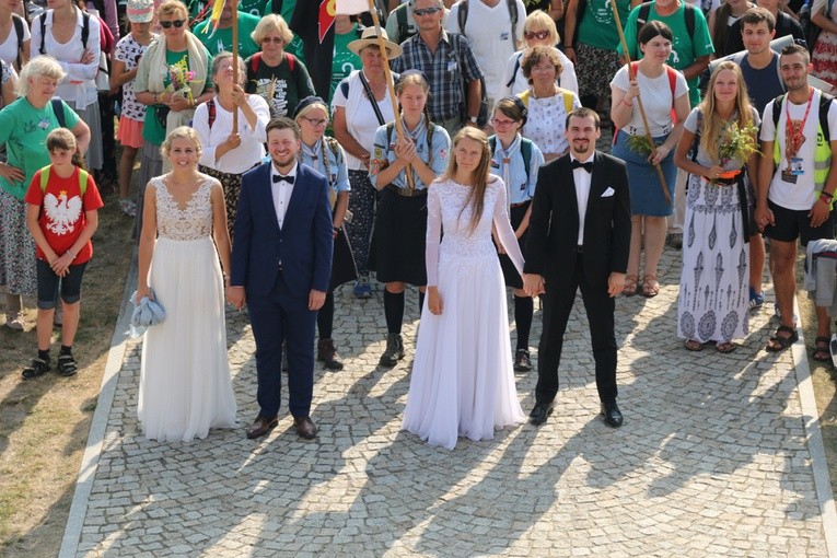 Wejście Pieszej Pielgrzymki Wrocławskiej na Jasną Górę cz.1