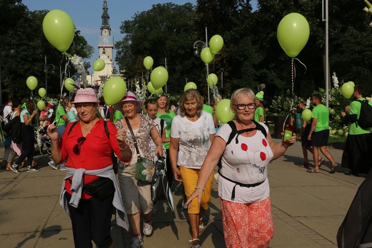 Wejście Pieszej Pielgrzymki Wrocławskiej na Jasną Górę cz.1