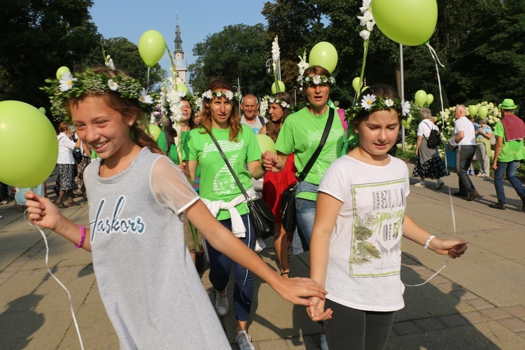 Wejście Pieszej Pielgrzymki Wrocławskiej na Jasną Górę cz.1