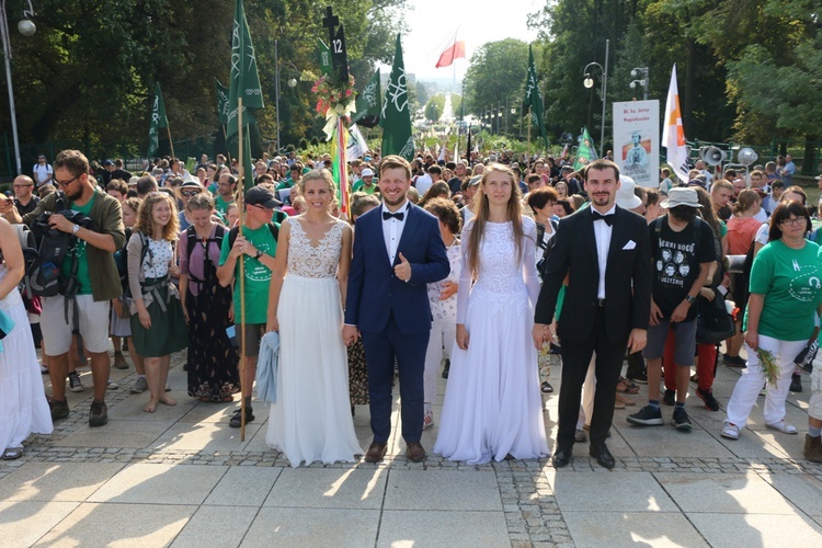 Wejście Pieszej Pielgrzymki Wrocławskiej na Jasną Górę cz.1