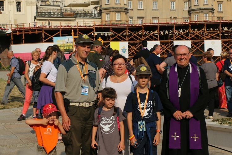 Wejście Pieszej Pielgrzymki Wrocławskiej na Jasną Górę cz.1