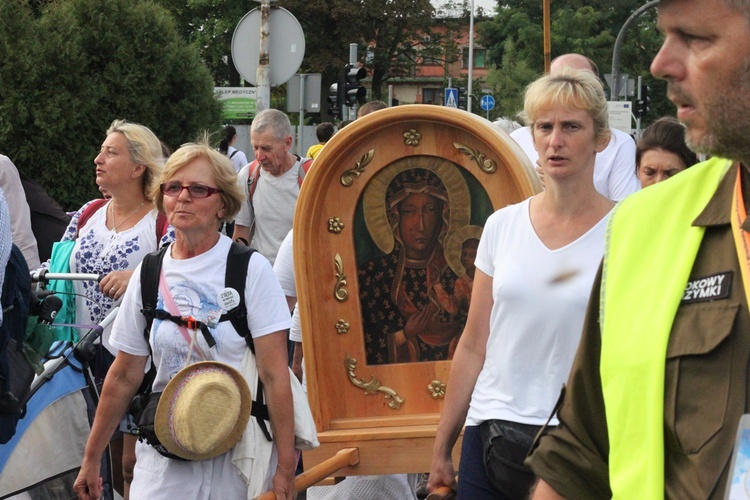 Wejście Pieszej Pielgrzymki Wrocławskiej na Jasną Górę cz. 2