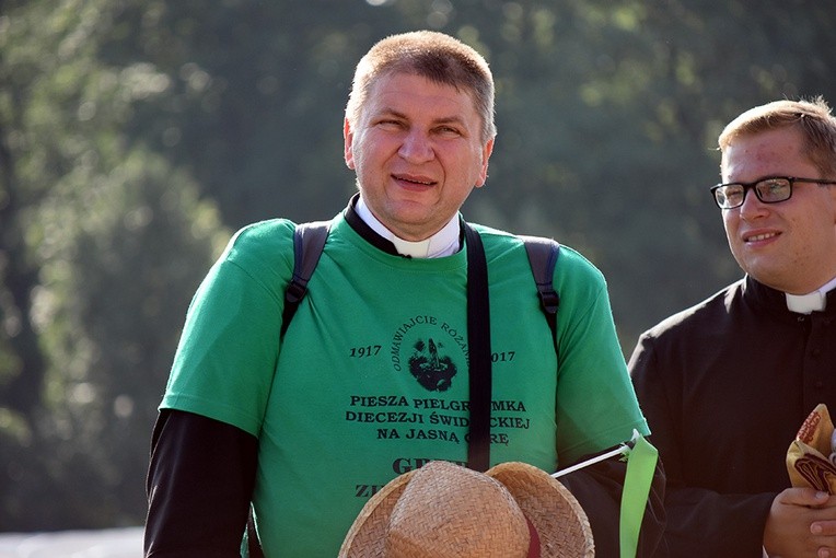 Prezentacja grup i Msza św. pod przewodnictwem bp. Ignacego Deca.