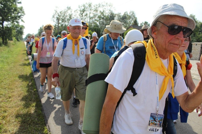 Pomagają Maryja i cała wspólnota