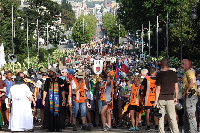 Piesza Pielgrzymka Krakowska wchodzi na Jasną Górę