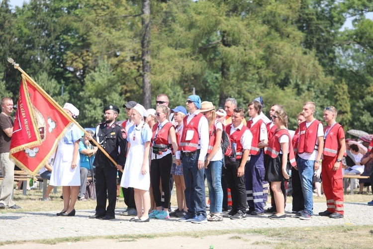 Powitanie 26. Pielgrzymki Diecezji Bielsko-Żywieckiej - grupy hałcnowskie - na Jasnej Górze - 2017