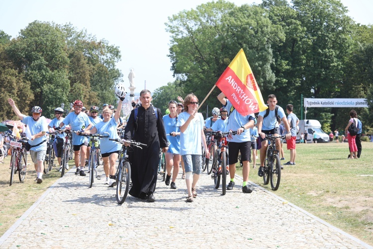 Powitanie 26. Pielgrzymki Diecezji Bielsko-Żywieckiej - grupy hałcnowskie - na Jasnej Górze - 2017