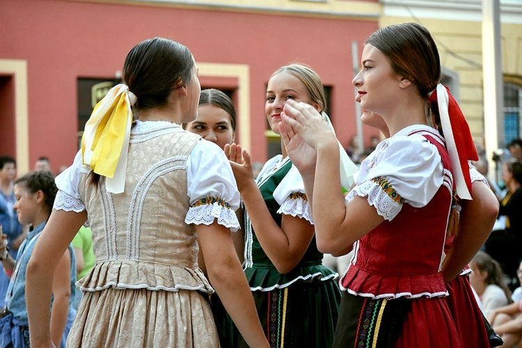 Koncert inauguracyjny 26. Międzynarodowego Festiwalu Folkloru w Strzegomiu