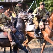 Punktem kulminacyjnym pikniku będzie widowisko plenerowe pt. "Przybyli ułani pod okienko..." z udziałem grup rekonstrukcyjnych