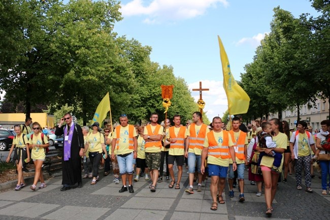 Pielgrzymka diecezji radomskiej - kolumny: opoczyńska, skarżyska i starachowicka