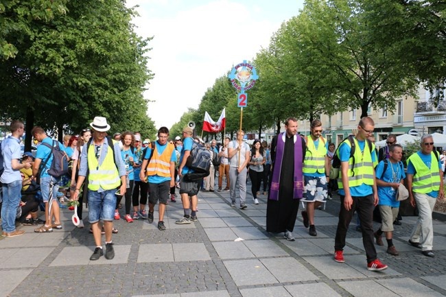 Pielgrzymka diecezji radomskiej - kolumny: opoczyńska, skarżyska i starachowicka