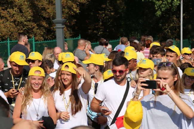 Pielgrzymka diecezji radomskiej - kolumny radomskie