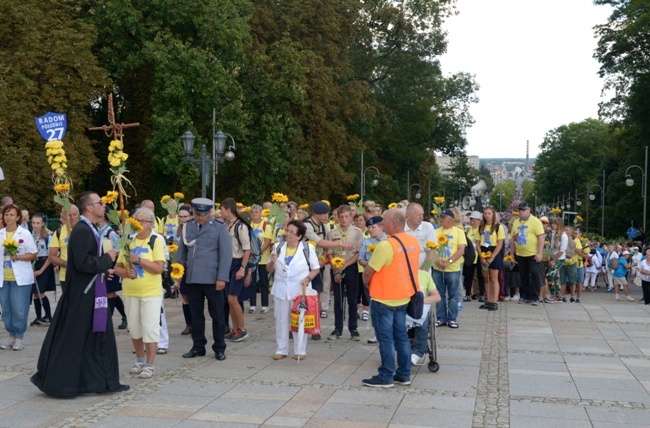 Pielgrzymka diecezji radomskiej - kolumny radomskie