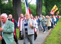 Podczas nabożeństwa jego uczestnicy szli obok ruchliwych tras turystycznych i straganów, ewangelizując mijane osoby.