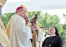 W tym roku prócz  św. Jacka w Kamieniu Śląskim świętował też abp A. Nossol.